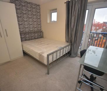 3 bedroom apartment to rent - Photo 5