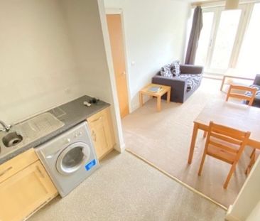 3 bedroom apartment to rent - Photo 3