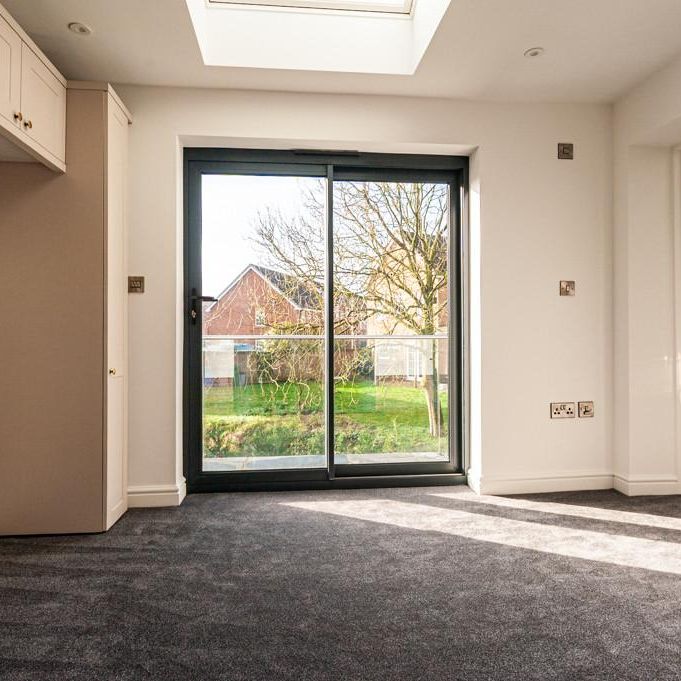 3 bedroom detached bungalow to rent - Photo 1