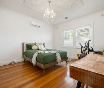 2 Bedroom + Study Top-Floor Art Deco Elegance in the Heart of St Kilda - Photo 6