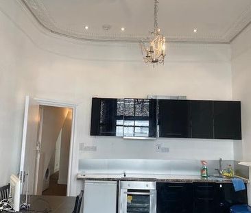 Room in a Shared Flat, Perham Road, W14 - Photo 4