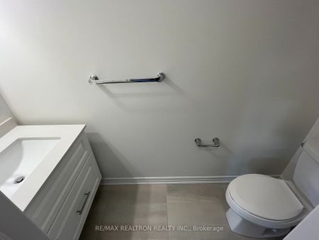 Townhouse For Lease | W8133354 - Photo 4