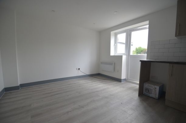 6 bedroom Semi-detached house to rent - Photo 1