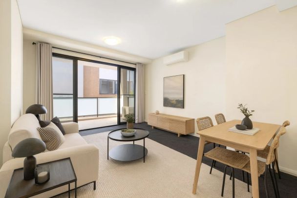 Modern North-Facing Apartment Offering Privacy, Light & Prime Convenience - Photo 1