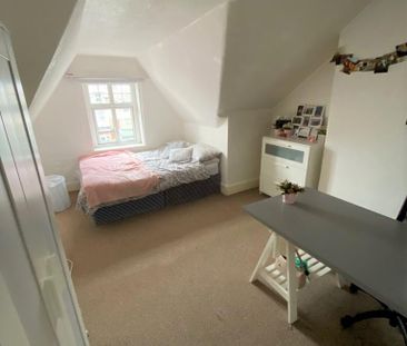 6 bedroom terraced house to rent - Photo 3