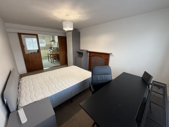 Quarry Hill, Falmouth - Photo 1