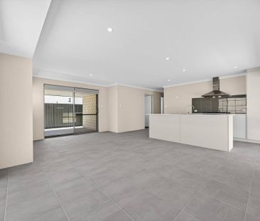 BRAND NEW - 5 Bedrooms! - Photo 1