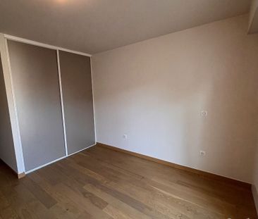 Location Appartement 3 pièces 78m² - Photo 3