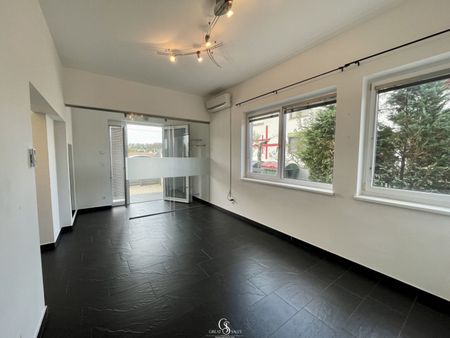 Charmante 2-Zimmer-Wohnung mit Steinboden und Klimaanlage - Photo 2