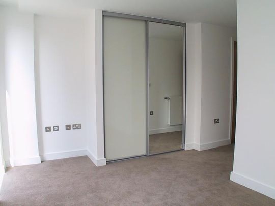 1 bedroom Apartment to let - Photo 1