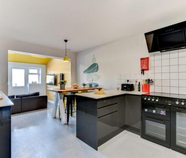 1 bedroom in a house share to rent - Photo 4