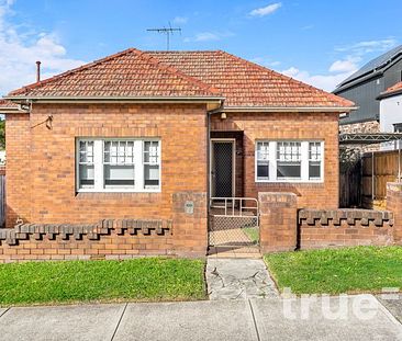 CHARMING ART DECO HOME WITH PERIOD FEATURES RETAINED AND MODERN UPDATES - Photo 2