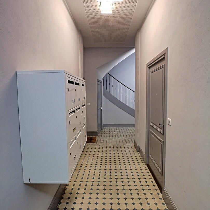 location Appartement T3 DE 53.2m² À CANNES - Photo 2