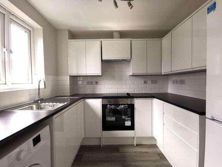 Acer Court, Enfield, EN3 - Photo 2