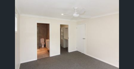 Stylish Four Bedroom Home - Photo 3