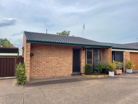 LOCATED IN THE HEART OF EAST MAITLAND! - Photo 3