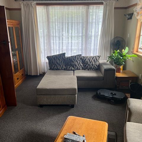 Sunny 3 Bdrm House close to Tawa College - Photo 1