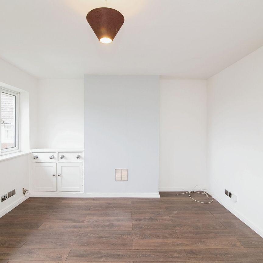 1 Bed Flat, Hockley, B18 - Photo 1