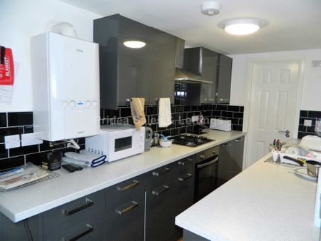 Room 1, Cranwell Street - Photo 4