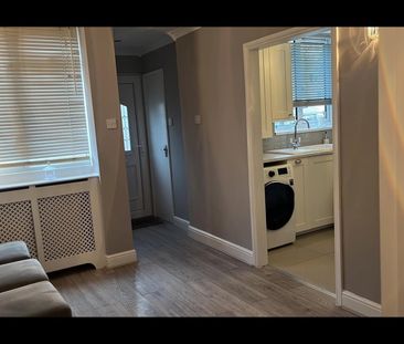 2 Bed Terraced House, Dunston Road, SW11 - Photo 3