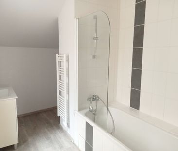 Location Appartement 4 pièces 105m² MONTMIRAIL 51210 - Photo 3