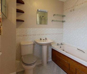 3 bedroom detached house to rent - Photo 6
