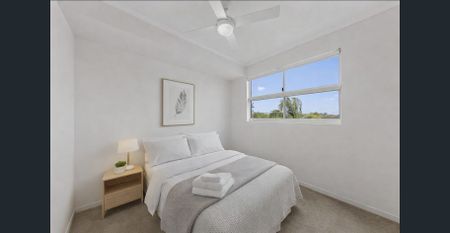 Spacious 2 Bedrooms Apartment in Great Location with 2 car parking spots! - Photo 2