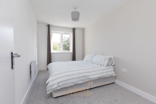 Three Bridges Road, Elmcroft Court, RH10 - Photo 1