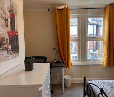 : Rupert Road, Guildford, GU2 - Photo 1