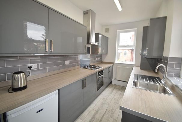 1 bedroom in a house share to rent - Photo 1