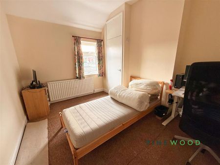2 bedroom semi-detached house to rent - Photo 3