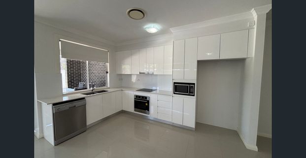 View Saturday at 10.30am - 10.50am - Photo 1