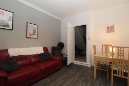 4 bedroom house to rent - Photo 2