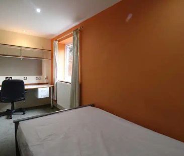 Standard Ensuite Rooms (Halls F) - Photo 6