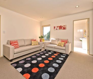 Spacious, Semi-Furnished Home in Manurewa - Available NOW! - Photo 5