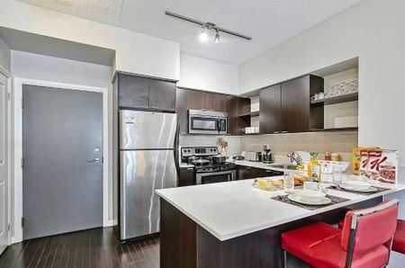 BSN CONDO: Yonge St & Bloor St (35 Hayden St) AD#1000404 - Photo 4