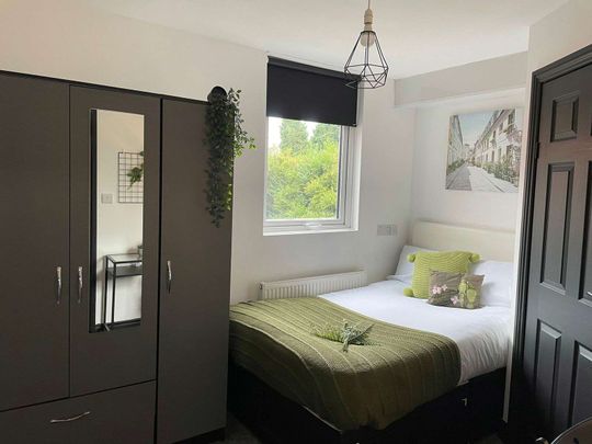 🌟 Easy-Living East Side Gem – A House Share That Has It All! 🌟 - Photo 1