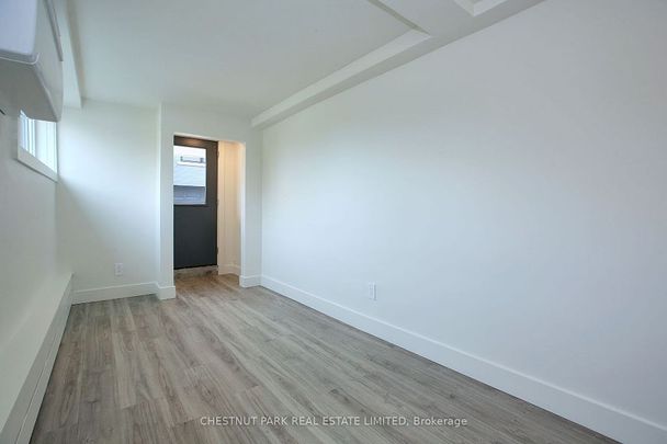 Beautiful Multiplex 1 Bed 1 Bath! - Photo 1