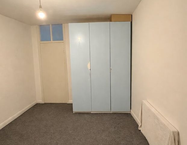 Room in a Shared House, Lewisham High Street, SE13 - Photo 1