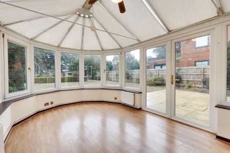 4 bedroom detached house to rent - Photo 2