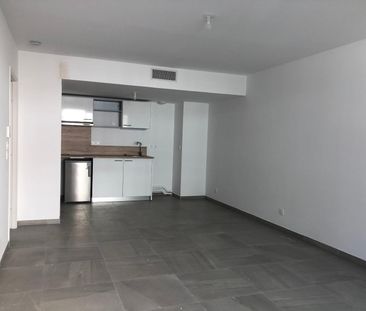 Location Appartement 2 pièces 51m² MONTPELLIER 34000 - Photo 2