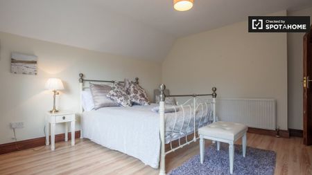 Room in shared 4-bed apt for rent in Rathmichael, Dublin - Photo 3