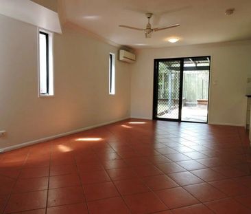 3-Bedroom Townhouse in Sought-After Kelvin Grove - Photo 1