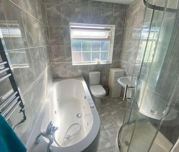 Bedroom House -earlsdon Dont Miss Out, CV5 - Photo 1