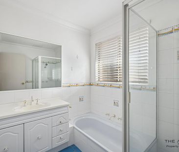 Comfortable Family Living with Plenty of Space - Photo 6