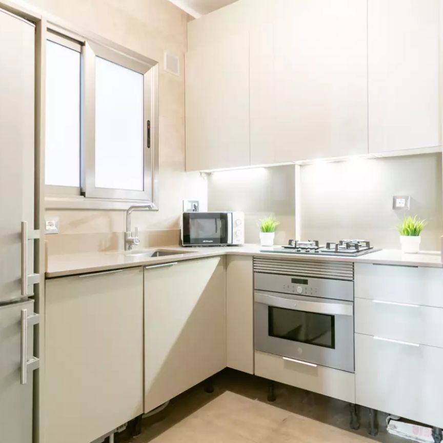 Room for rent in a 5-bedroom apartment in Sant Pau, Barcelona - Foto 1