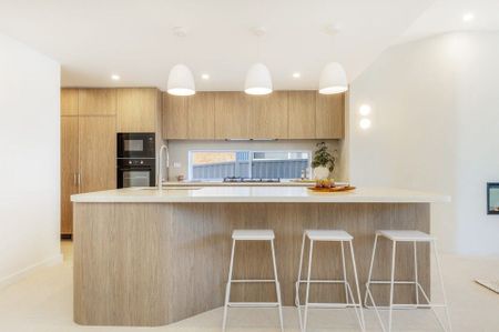 Luxurious Lifestyle - Photo 3