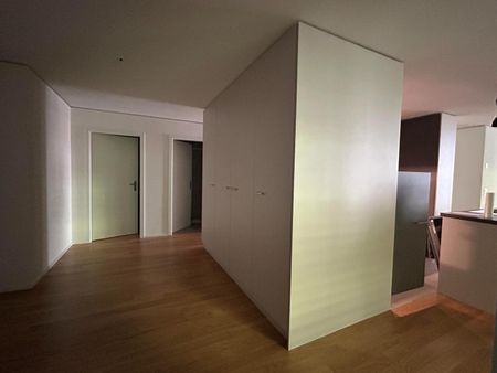Appartement de 4.5 pièces situé au coeur de la Chaux-de-Fonds. - Photo 2