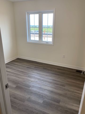 For Lease - 899 Ash Gate, Milton, Ontario - Photo 4