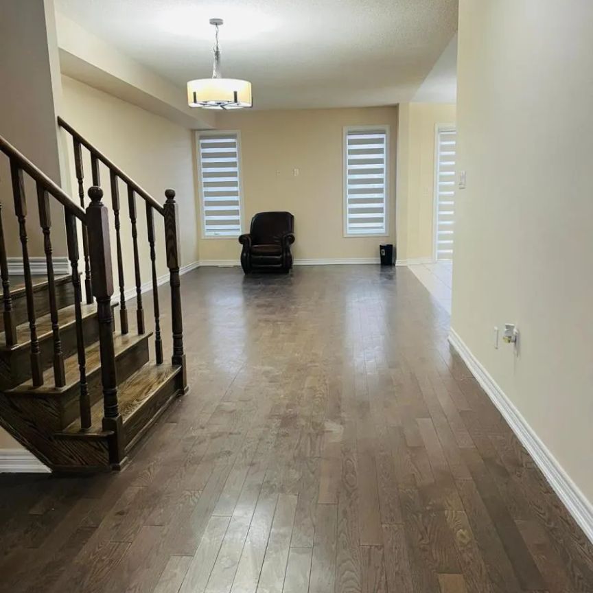 67 VEZNA CRESCENT - Photo 1